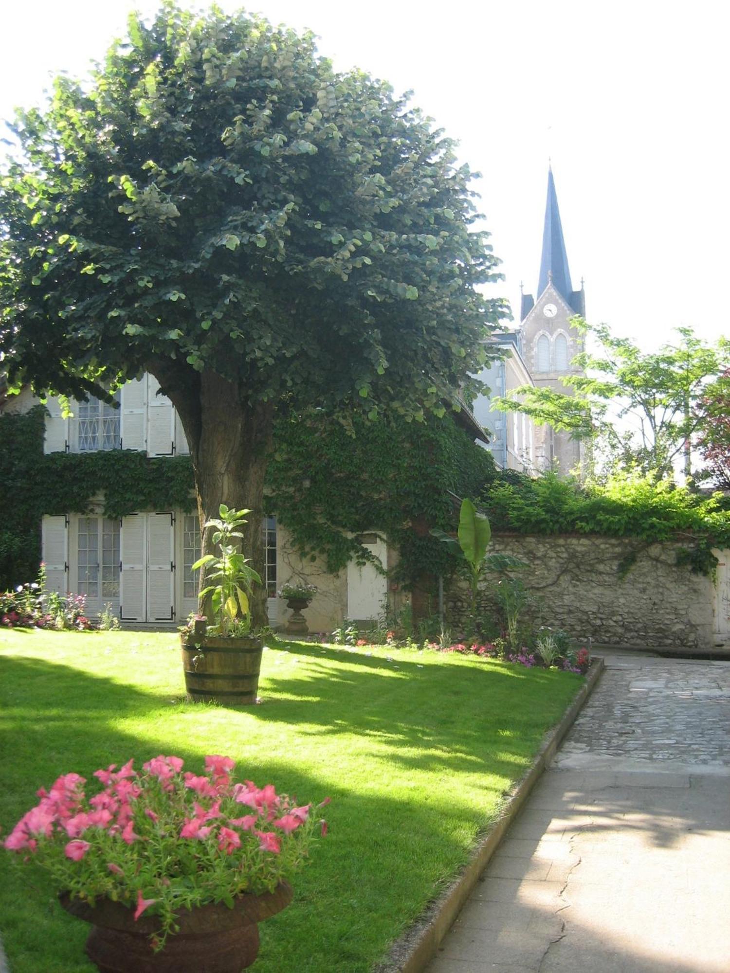 Hotel La Tonnellerie Beaugency Exterior foto